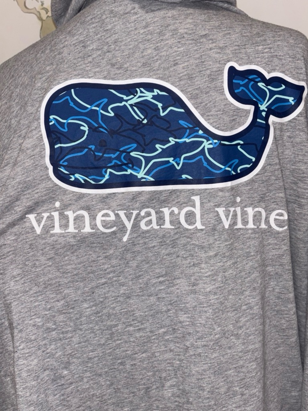Vineyard Vines Light Gray Long Sleeve Hooded Pocket Tee with Whale Logo - Picture 4 of 6